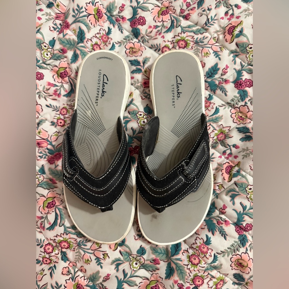 Clarks Womens Black and White Flip-Flop Sandals
